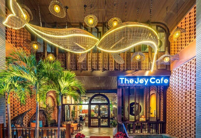 Seahorse Tropical Da Nang Hotel By Haviland