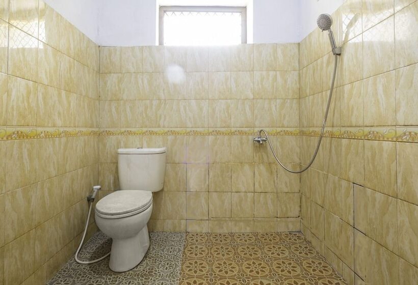 Spot On 2395 Hotel Aden 2 Syariah