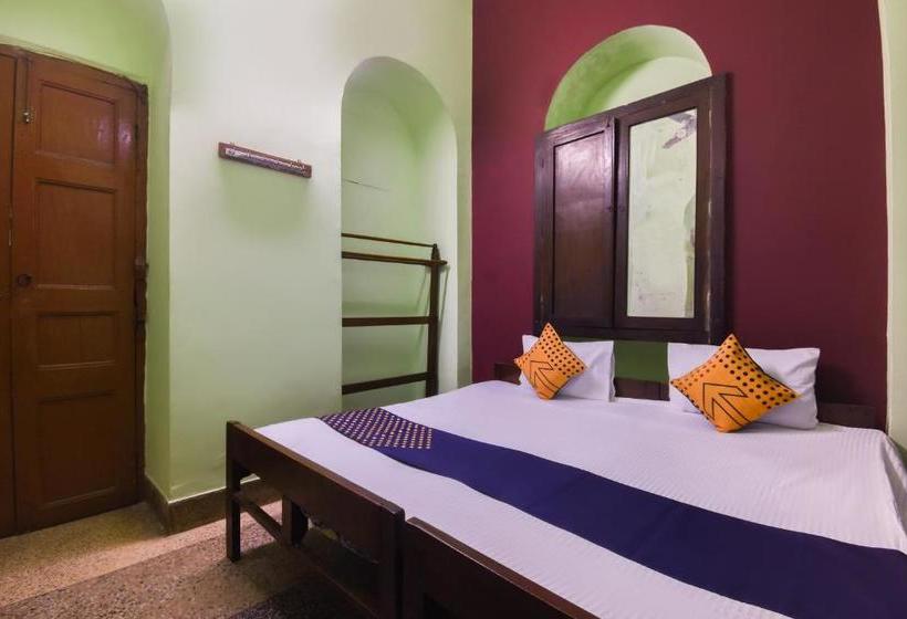 هتل Spot On 67255 Imperial Lodge