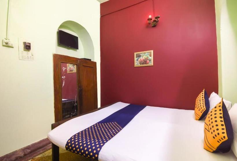 هتل Spot On 67255 Imperial Lodge