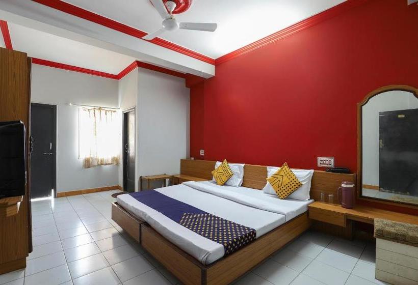 Отель Spot On 68591 Sahara Palace