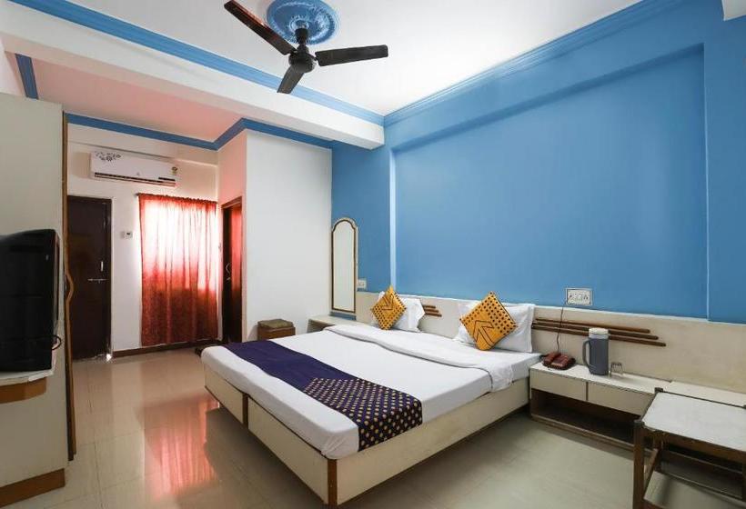 Отель Spot On 68591 Sahara Palace