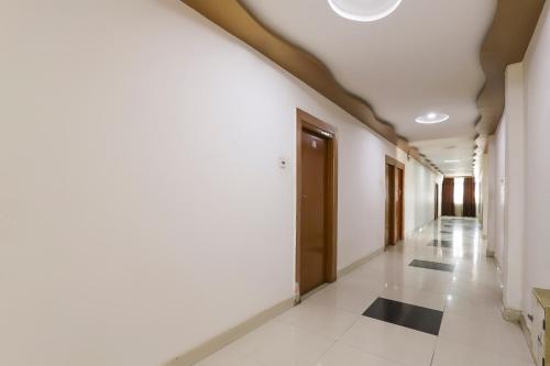 Отель Spot On 68591 Sahara Palace