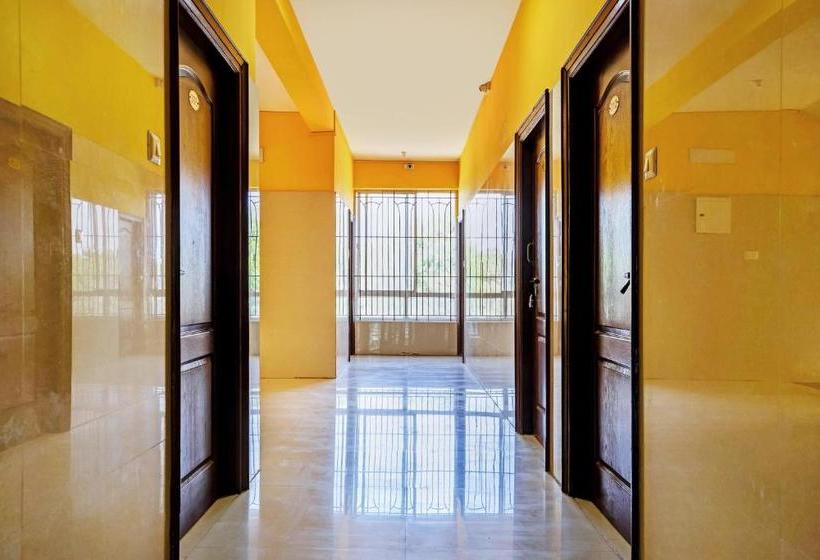 Отель Spot On 68901 Prakash Lodge