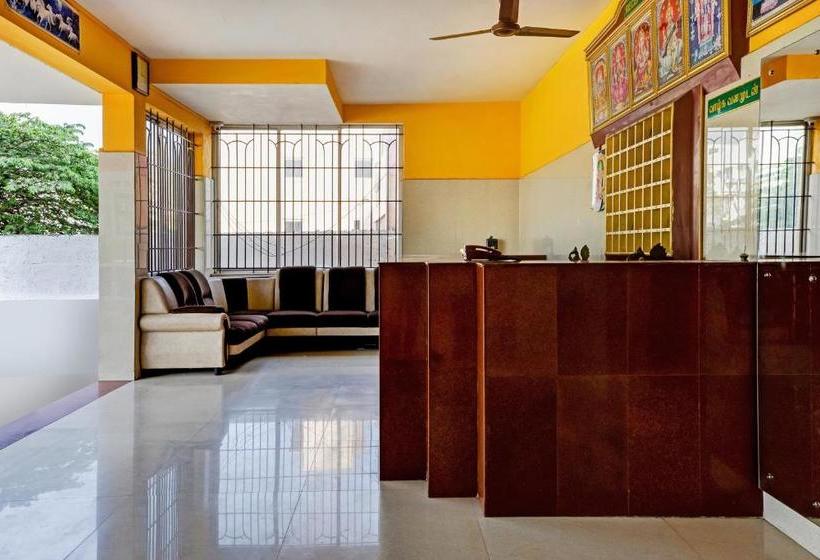 Отель Spot On 68901 Prakash Lodge