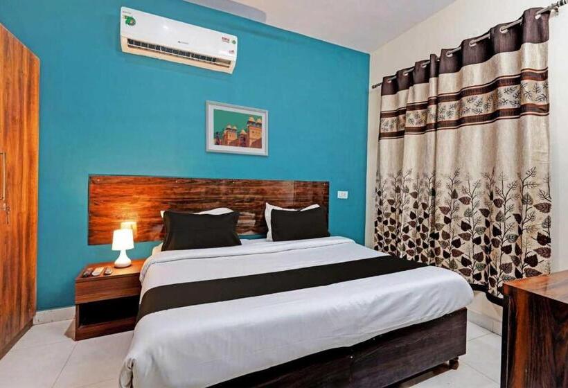 ホテル Spot On Royal Residency