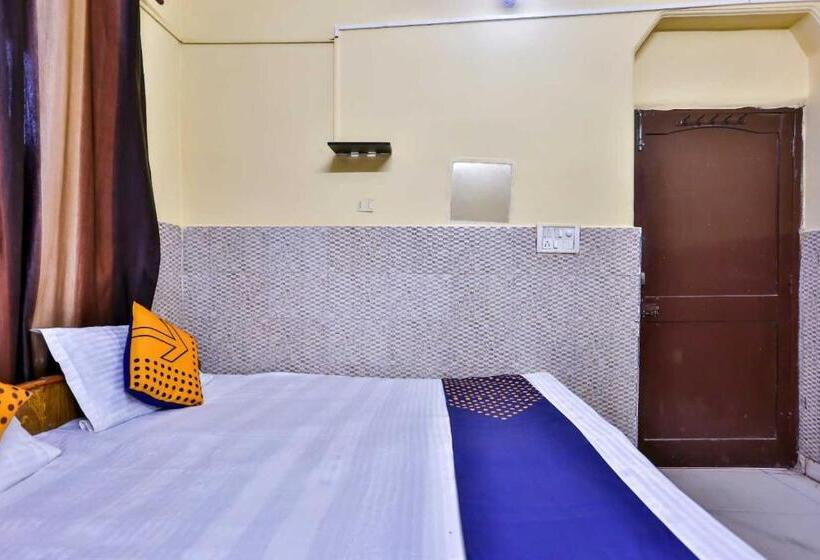 ホテル Spot On Royal Residency