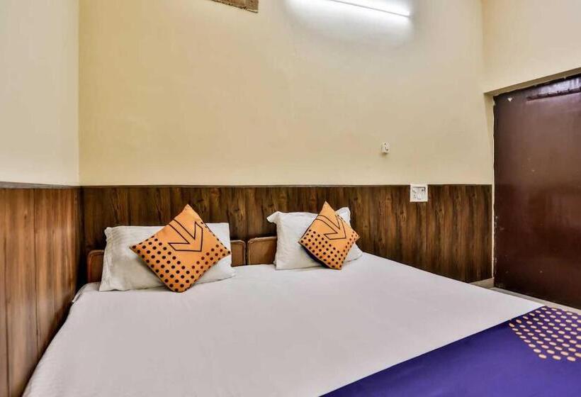 ホテル Spot On Royal Residency