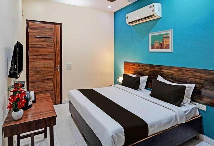 ホテル Spot On Royal Residency