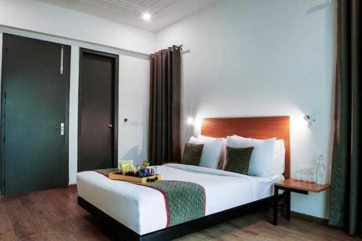 ホテル Spot On Royal Residency