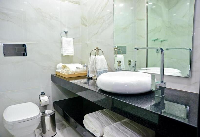 Отель Tryp By Wyndham Santa Cruz