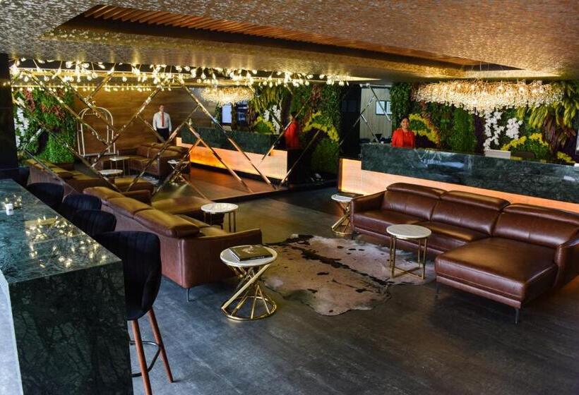 Отель Tryp By Wyndham Santa Cruz