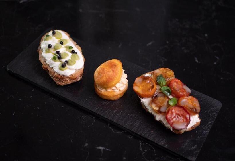 هتل Vivid Blue Serenity Resort