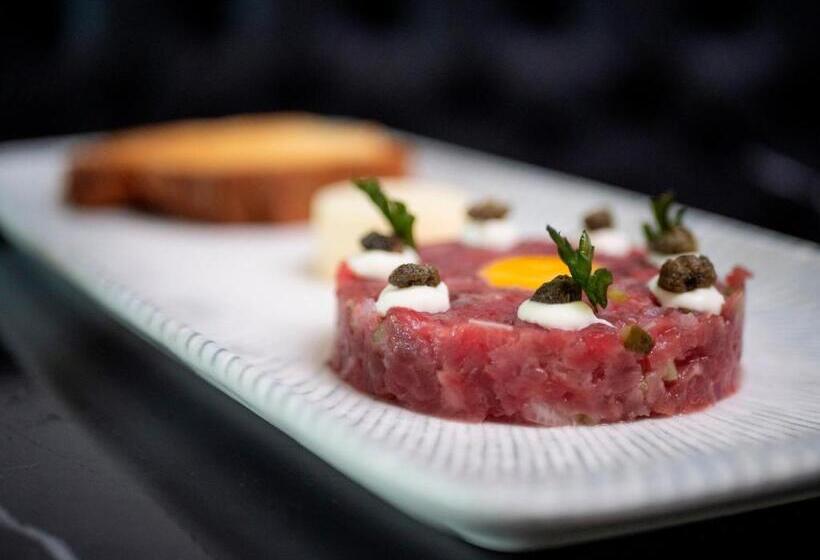 هتل Vivid Blue Serenity Resort