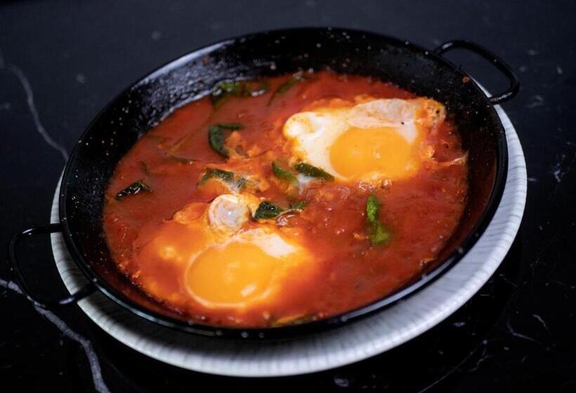 هتل Vivid Blue Serenity Resort