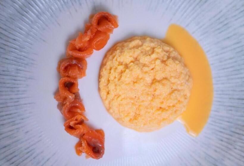 هتل Vivid Blue Serenity Resort