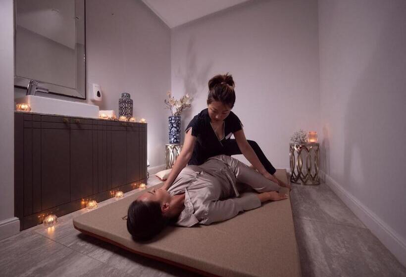 هتل Vivid Blue Serenity Resort