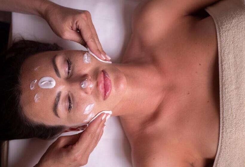 هتل Vivid Blue Serenity Resort