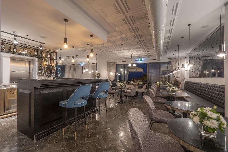 هتل Vivid Blue Serenity Resort