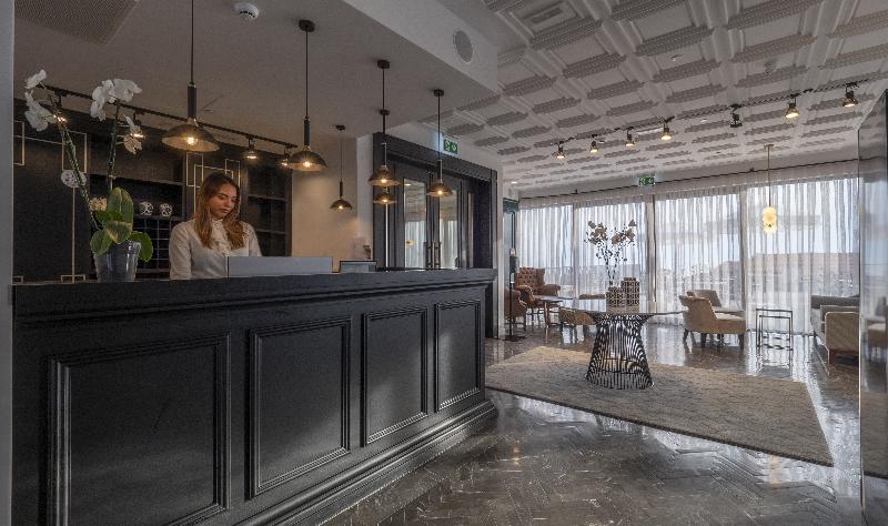 هتل Vivid Blue Serenity Resort