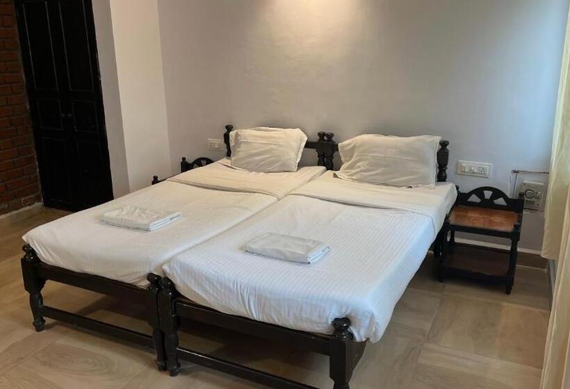 펜션 La Petite Guest House