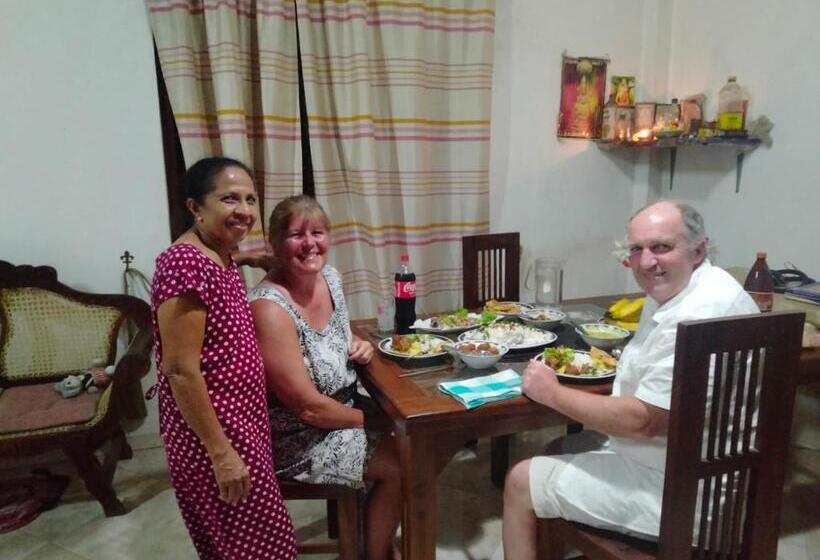 Пансион Villa Jasmine Hikkaduwa