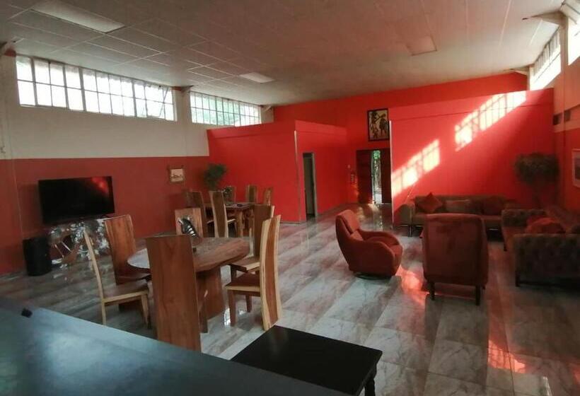 הוסטל Zig Zag Self Catering Accommodation