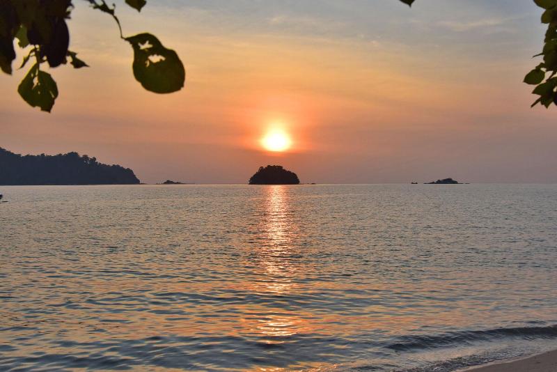 Отель Avi Pangkor Beach Resort
