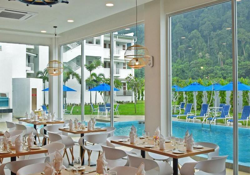 Отель Avi Pangkor Beach Resort