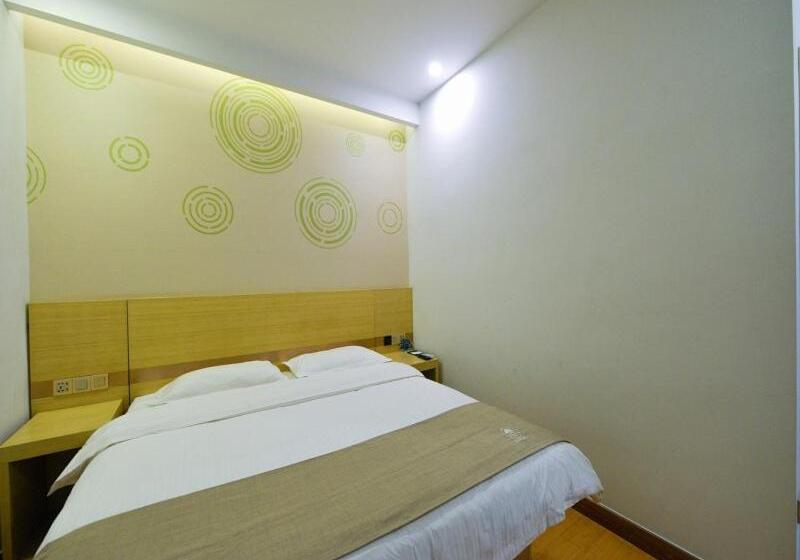 Отель Greentree Inn Dalian Dalian North Railway Station Express