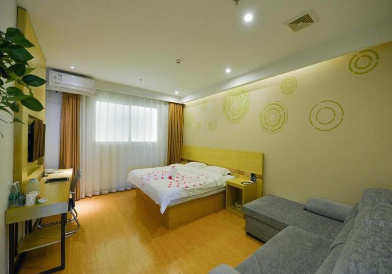 Отель Greentree Inn Dalian Dalian North Railway Station Express