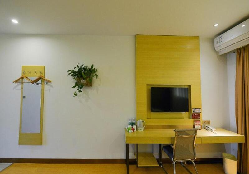 בית מלון כפרי Greentree Inn Dalian Dalian North Railway Station Express