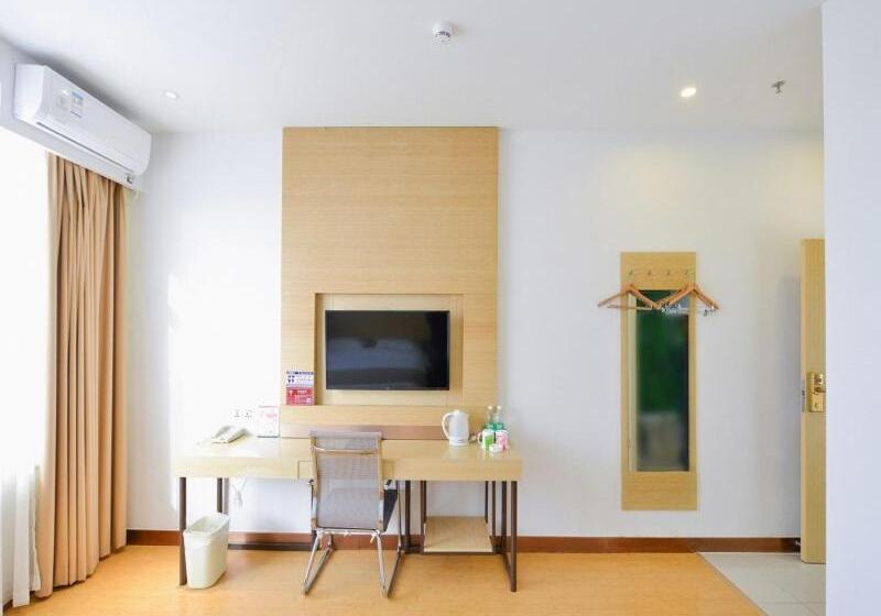 Отель Greentree Inn Dalian Dalian North Railway Station Express