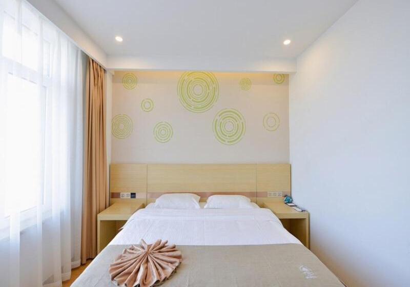 Отель Greentree Inn Dalian Dalian North Railway Station Express