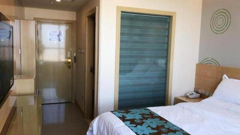 فندق Greentree Inn Urumqi Airport Tianyi International City