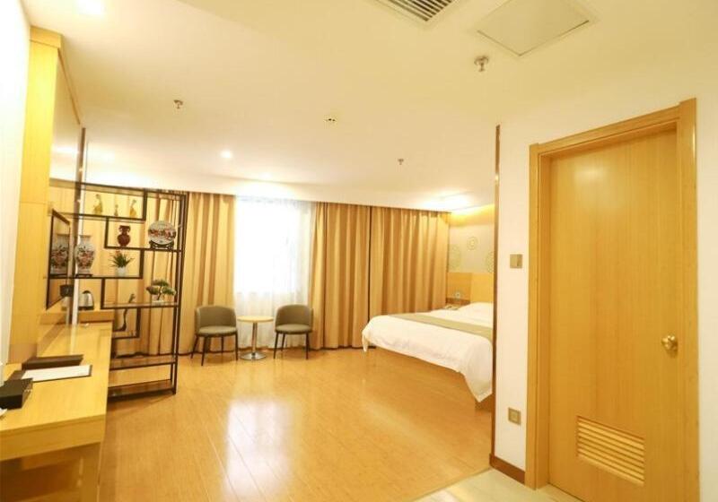 Hotelli Greentree Inn Yichun Development Zone Bus Terminal Express