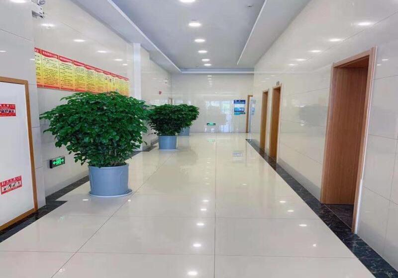 酒店 Greentree Inn Zhenjiang Dagang New District Tonggang Road Butterfly Square