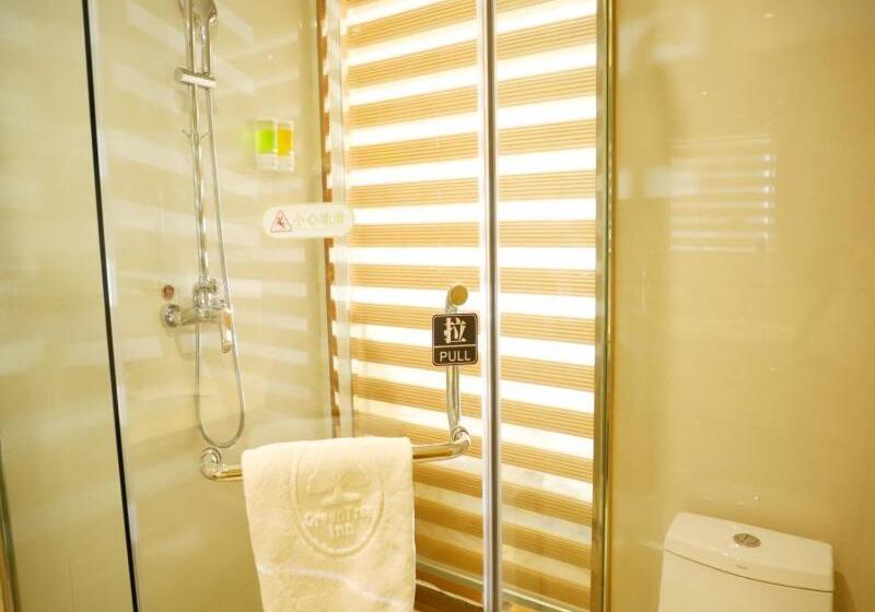 בית מלון כפרי Greentree Inn Zhumadian High Speed Rail Station Square Store