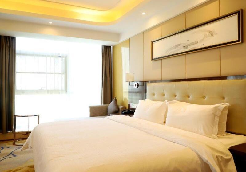 Отель Greentree Inn Zhumadian High Speed Rail Station Square Store