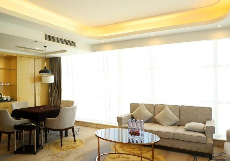 בית מלון כפרי Greentree Inn Zhumadian High Speed Rail Station Square Store