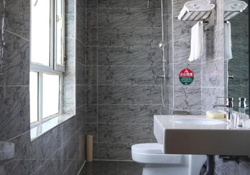 هتل Greentree Wulumuqi Airport