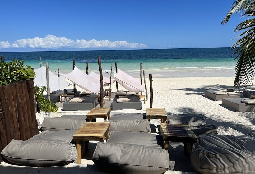 هتل Libelula Tulum Beachfront