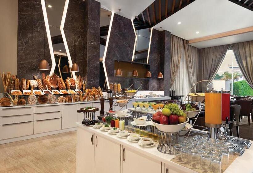 ホテル Ramada By Wyndham Aligarh Gt Road