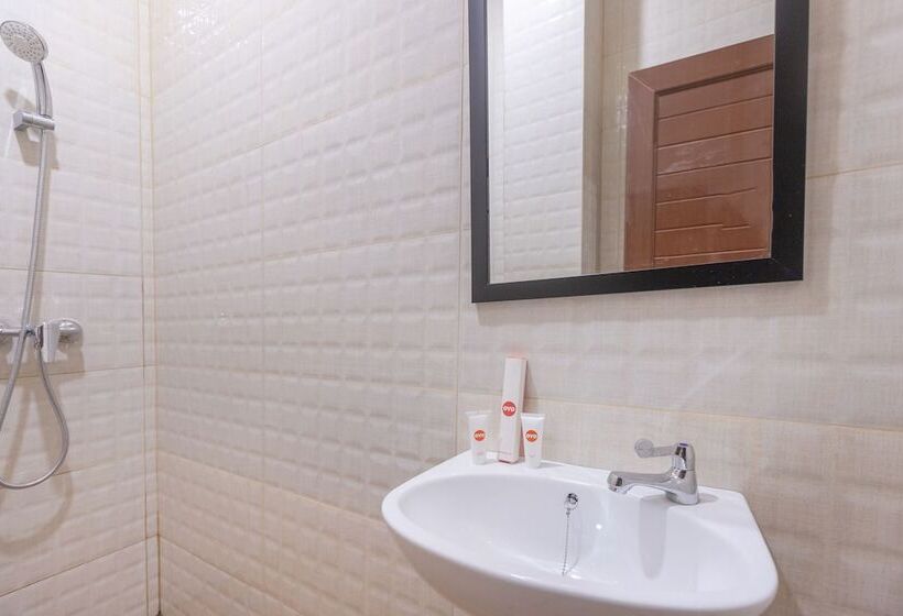 호텔 Reddoorz @ Iodium Residence Cikarang