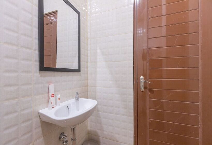 호텔 Reddoorz @ Iodium Residence Cikarang