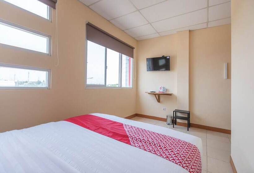 호텔 Reddoorz @ Iodium Residence Cikarang