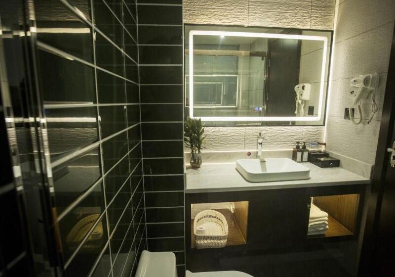 호텔 Shell Fuyang City South Bus Station