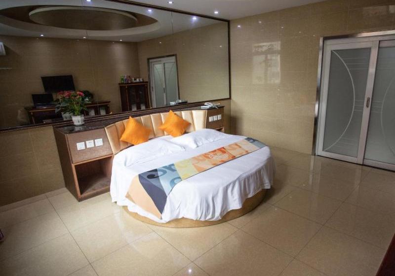 Отель Shell Hefei Chaohu Railway Station Wanda Plaza