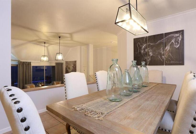 פנסיון The Lookout Guest House