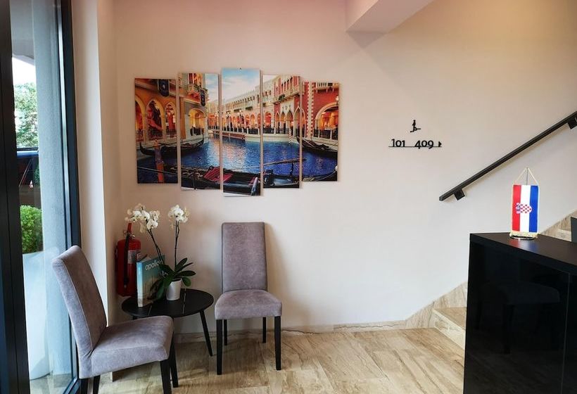 Modern Apartment In Makarska With Sea View